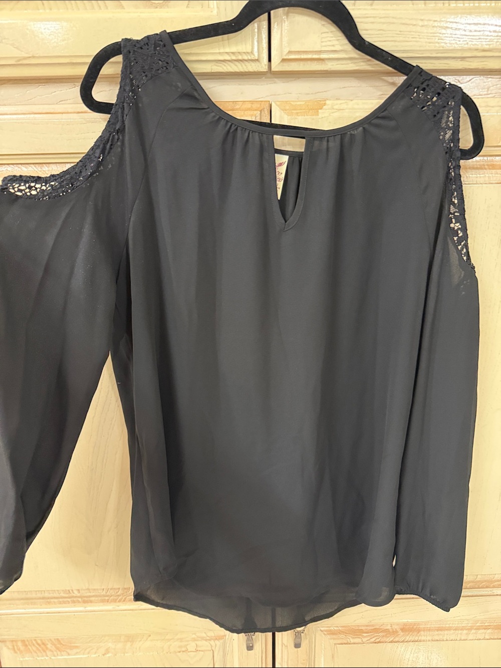 Faded Glory Black Cold-Shoulder Lace Trim Tunic